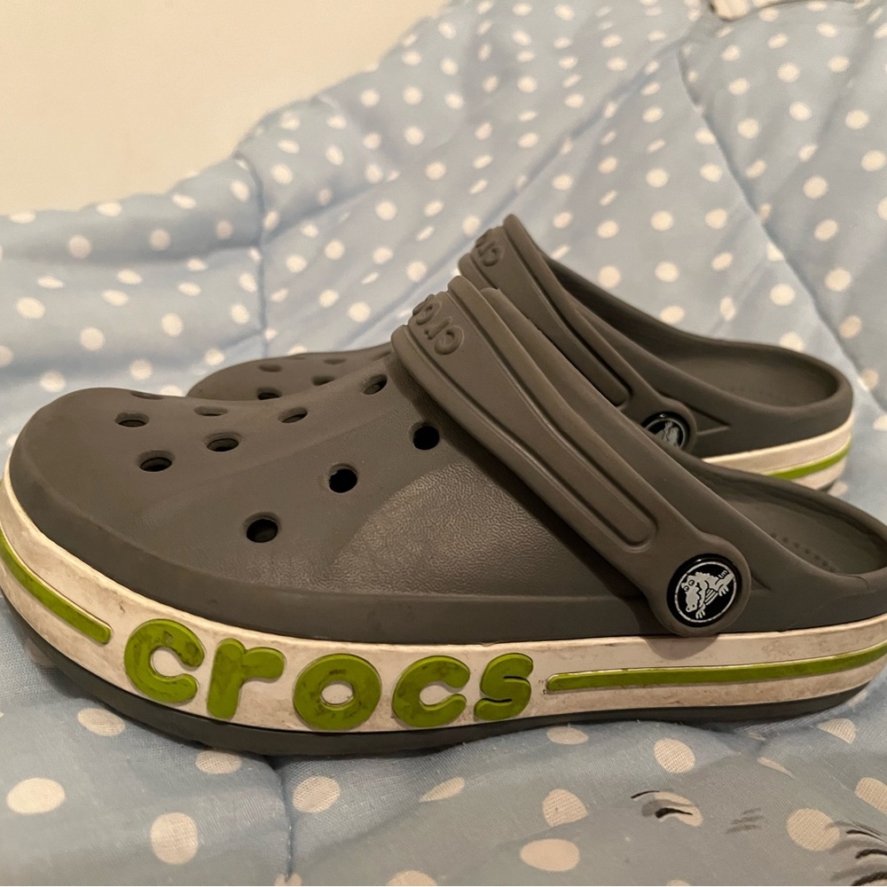 Kids J 2 size crocs